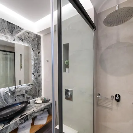 Solvio Boutique & * Fríni