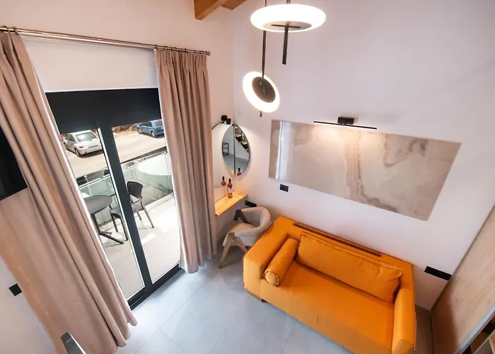 Solvio Boutique & * Frínion